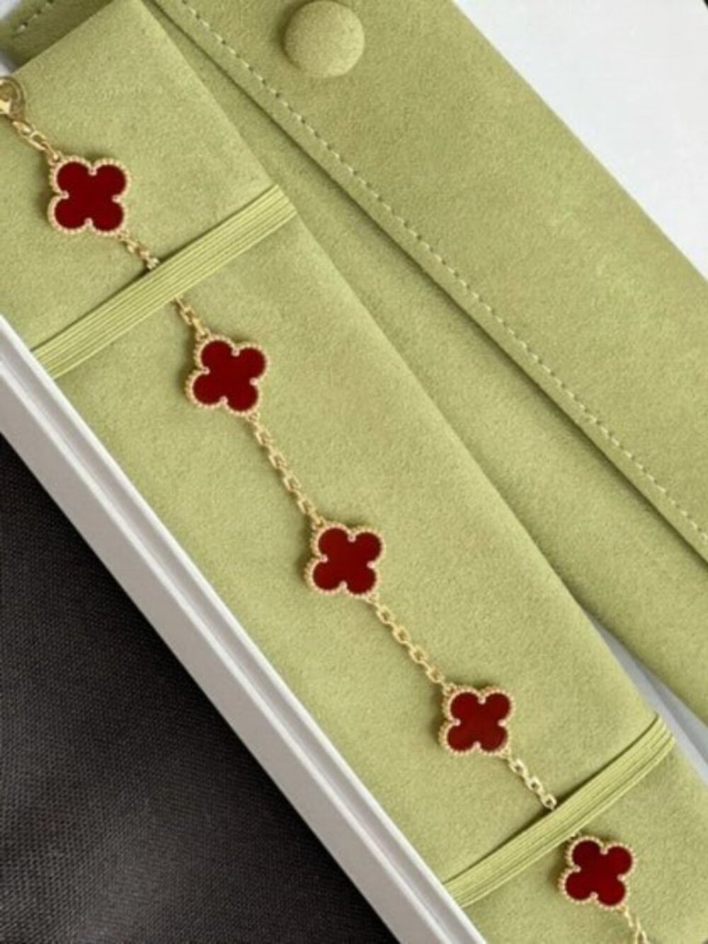 💎✨ Perfect✨💎Authentic Van Cleef & Arpels 18K Gold Bracelet